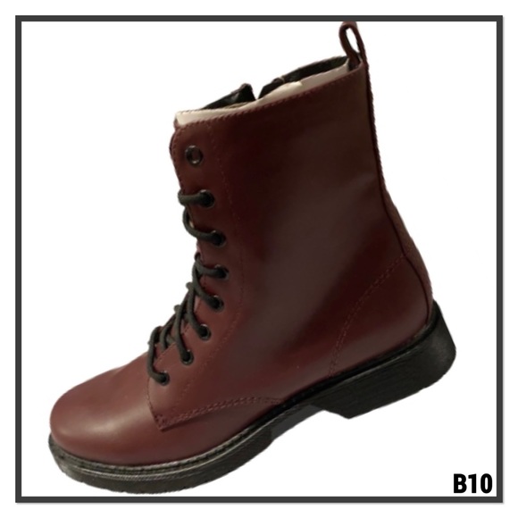 Time and Tru Shoes - Time & Tru Size 10 Burgundy Lace Up Boots